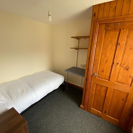 Room In A Shared House Bangor  Exterior foto